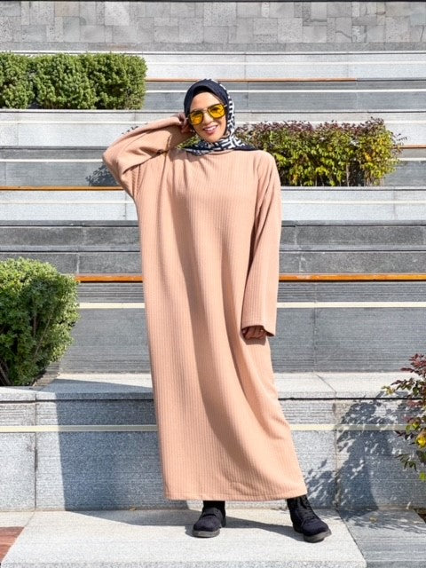 Basic ribbed dress.