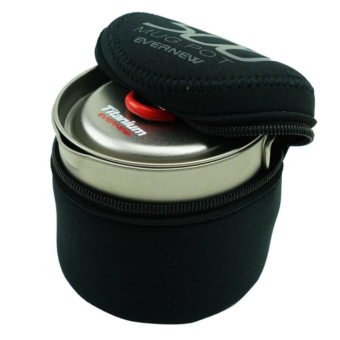 EVERNEW NP Case for 500 Mug Pot – case shown open with cookware inside, studio view