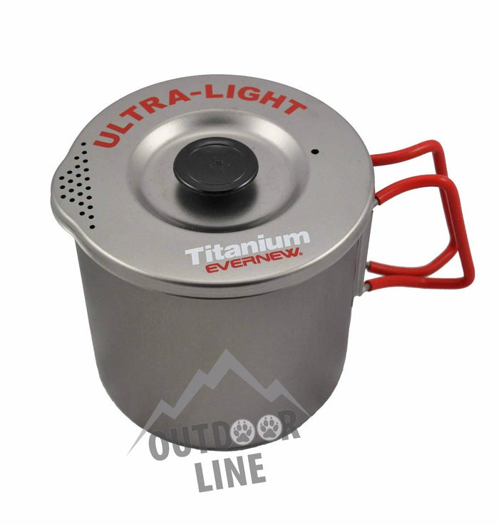 EVERNEW Ti Pasta Pot 750ml – tall titanium pot with red folding handle, front studio view