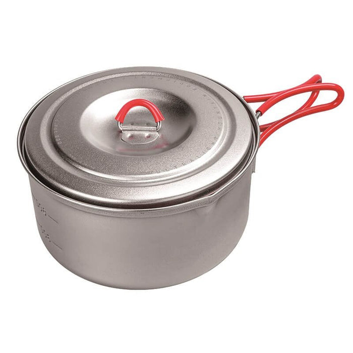 EVERNEW Ti Ultralight Pot 900ml – titanium pot with lid and red folding handle, angled studio view