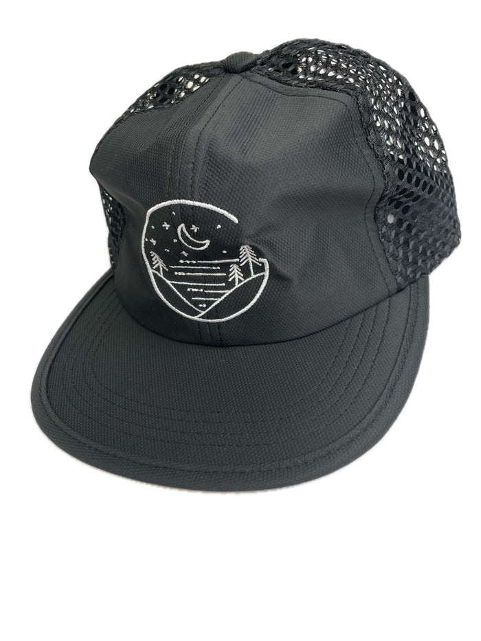 Glacial Gear Foldable Trail Hat in black – angled view on white background