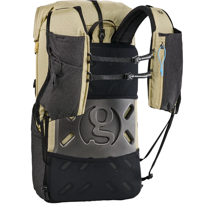 Gossamer Gear Grit 28L Fastpack – back panel with molded frame and compression straps