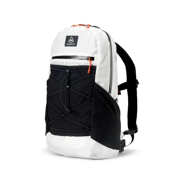 Hyperlite Mountain Gear Daybreak 22 in white – angled front studio view
