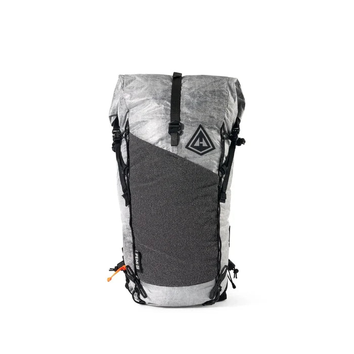 Hyperlite Mountain Gear Pemi 15 – front view with woven front panel and Pemi 15 label, studio