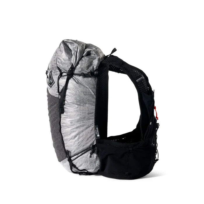 Hyperlite Mountain Gear Pemi 15 – side profile with vest harness, studio