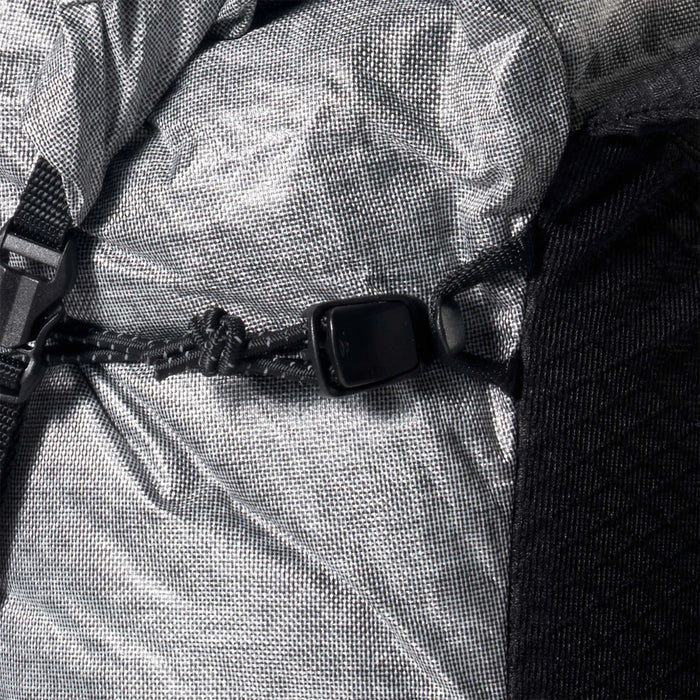 Hyperlite Mountain Gear Pemi 15 – roll-top strap and cord lock, detail