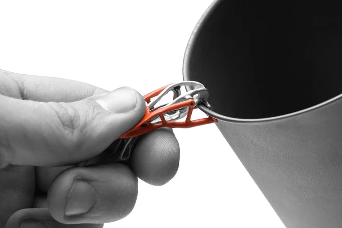 Igneous Pot Hopper – gripping a pot, in use