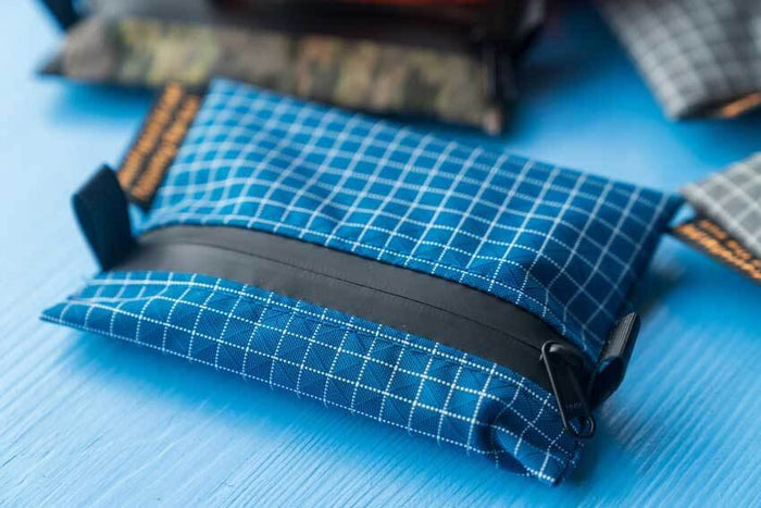 Outdoorline Ultralight Wallet HDPE Gridstop – blue wallet close-up