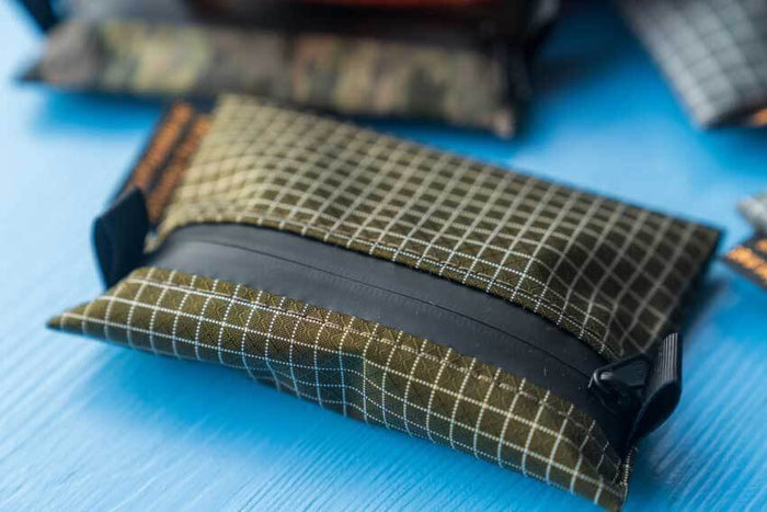 Outdoorline Ultralight Wallet HDPE Gridstop – olive wallet close-up