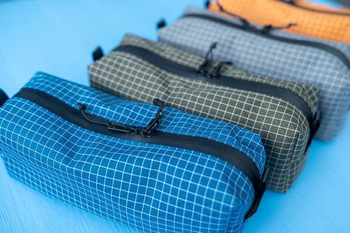 Outdoorline Ultralight Zipper Pouch – blue pouch, zip detail