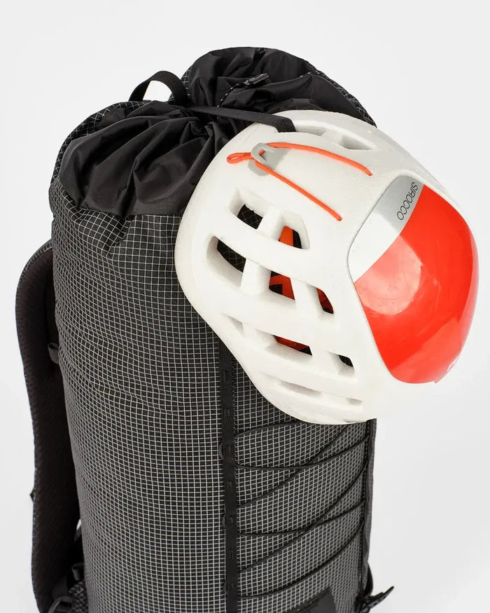 Pa’lante Alpine Pack – helmet carry on top