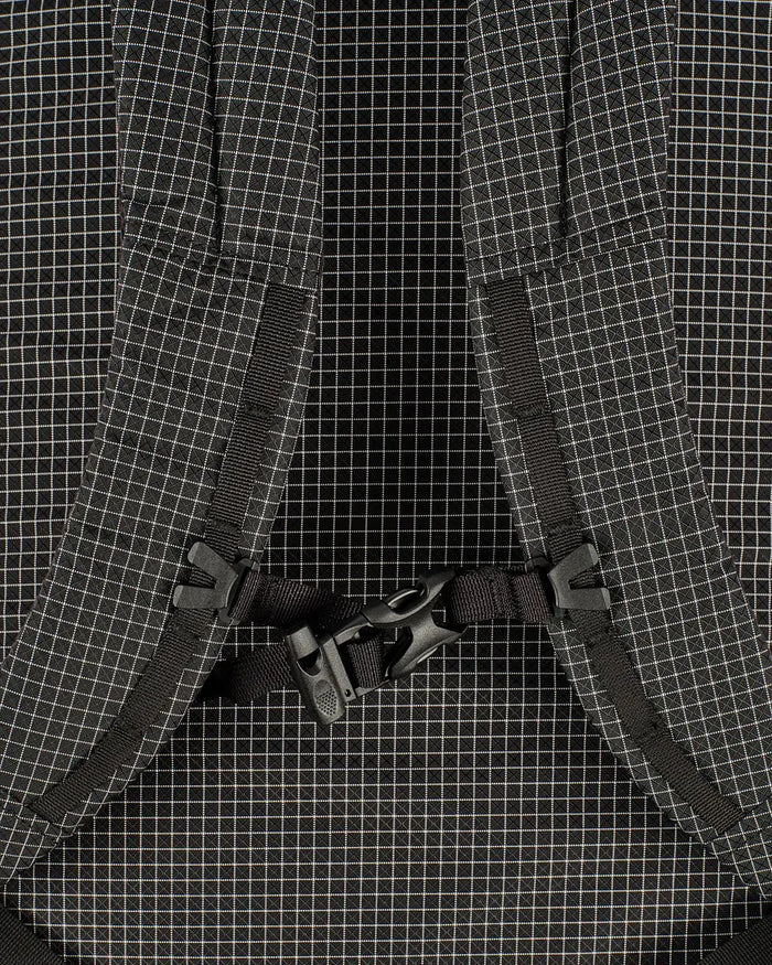 Pa’lante Alpine Pack – harness detail