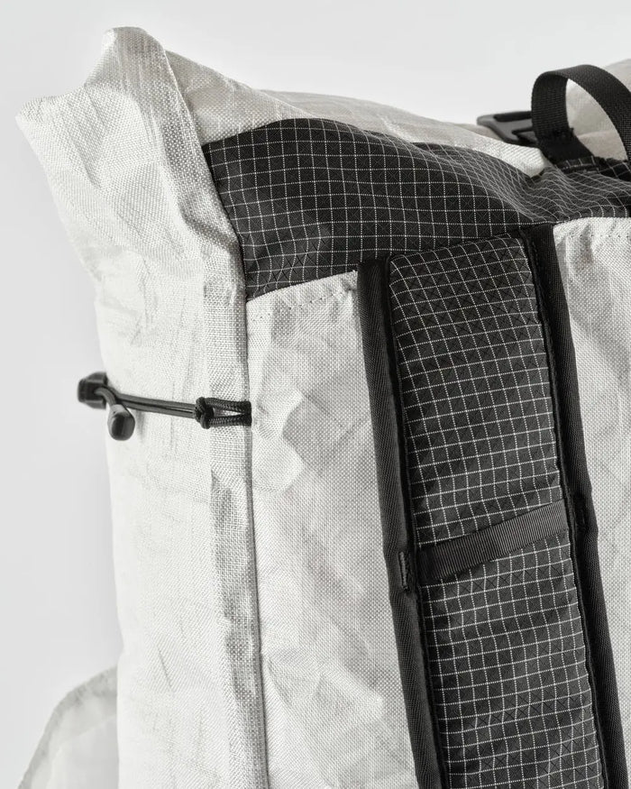 Pa’lante Desert Pack – side pocket detail, White Ultraweave