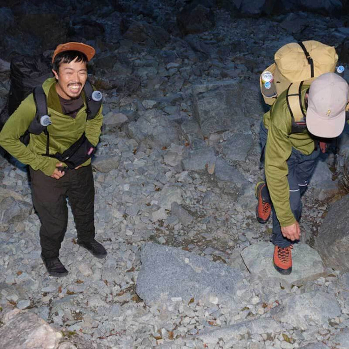 Pa’lante Grid Fleece Hoody – worn by hikers outdoors