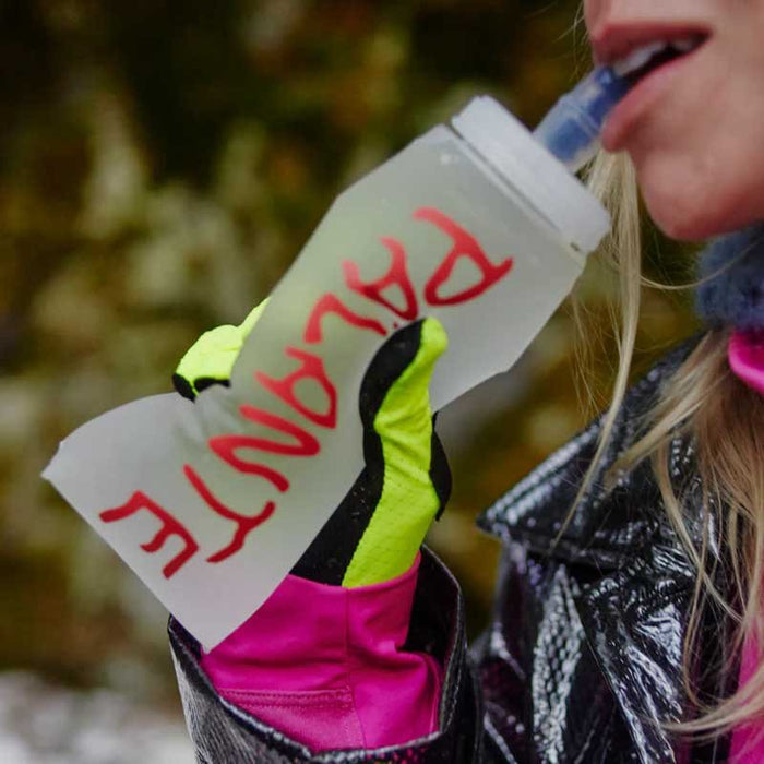 Pa’lante Water Bottle – drinking on trail