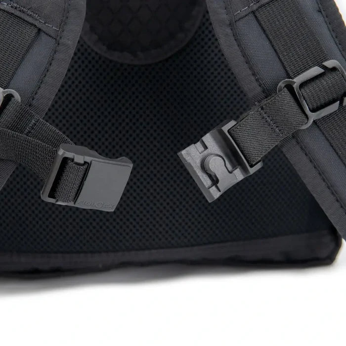 ULA Fidlock magnetic sternum strap – fitted across the shoulder harness