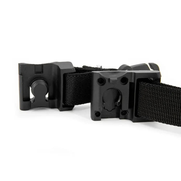ULA Fidlock magnetic sternum strap – magnetic buckle detail