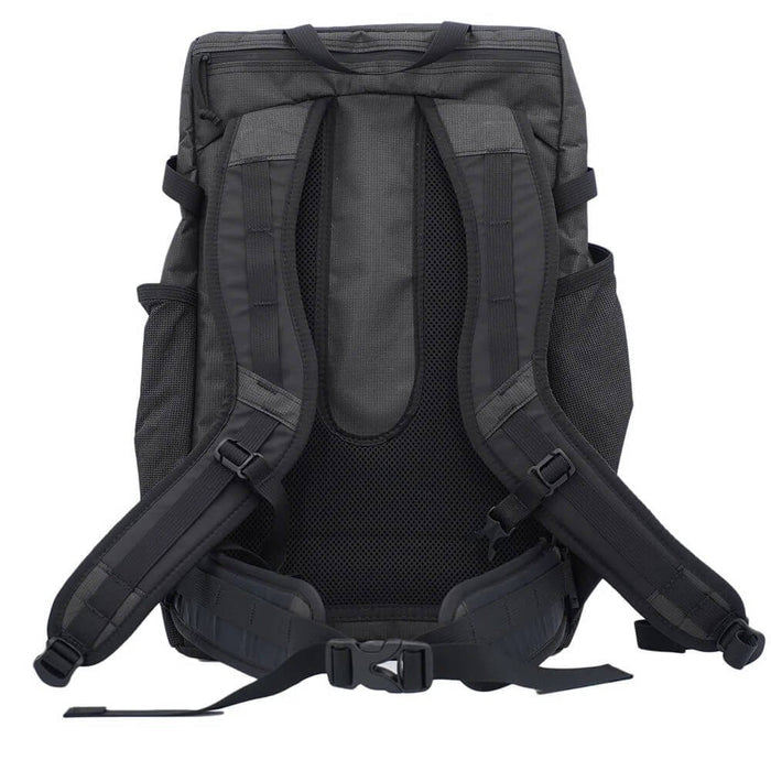 ULA Removable 1'' hipbelt – clip attachment point at the base of the backpack, close-up