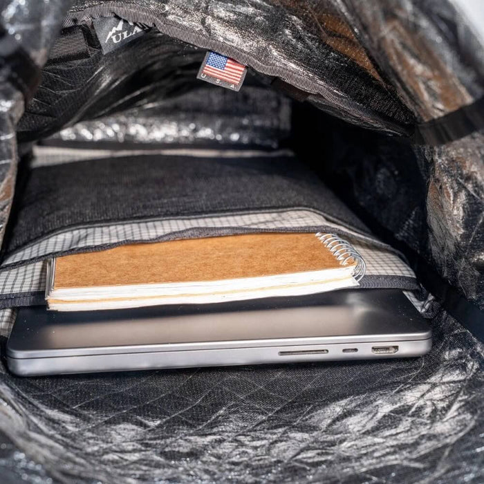 ULA Ultra Node – laptop and notebook packed inside the main compartment