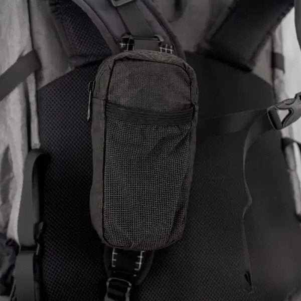 ULA ULTRA Shoulder Strap Pocket – side profile of small and large sizes with carabiner clips