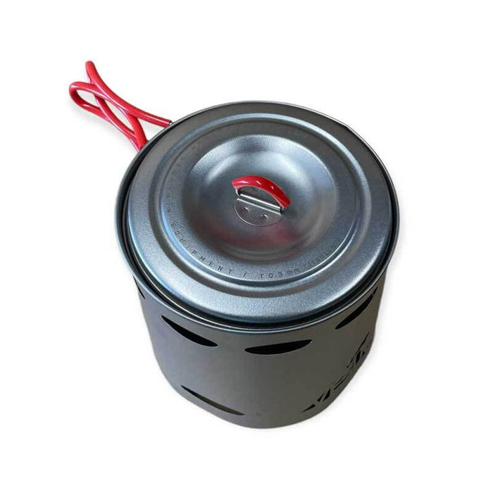 VESUV Titanium Windshield 0,6 L top view with pot lid and folding handle, studio