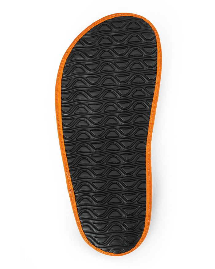 Zpacks Deluxe Camp Shoes in orange – sole tread view